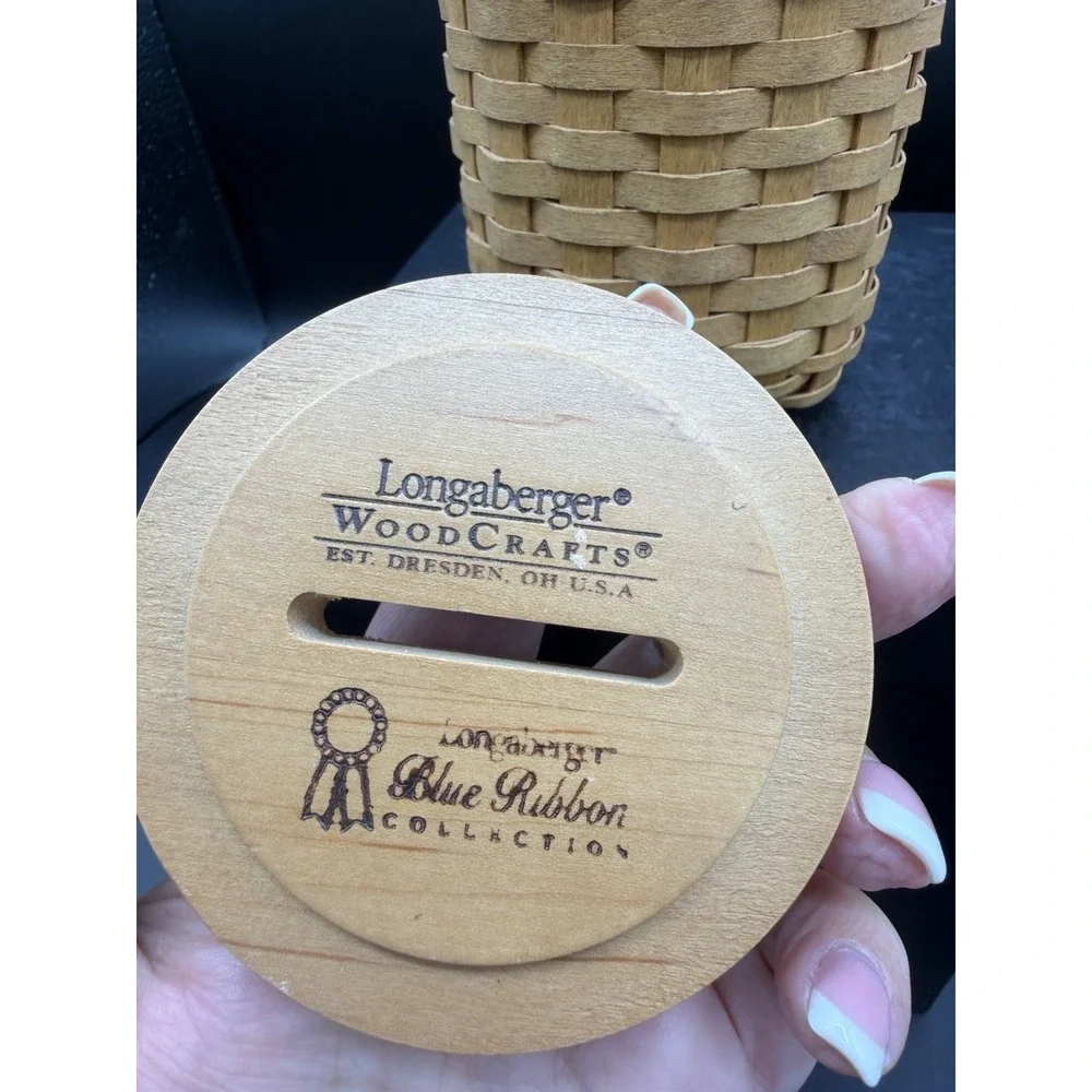 🧺 Longaberger 2003 Blue Ribbon Pride Basket w/ Coin Bank Lid – EUC ✨